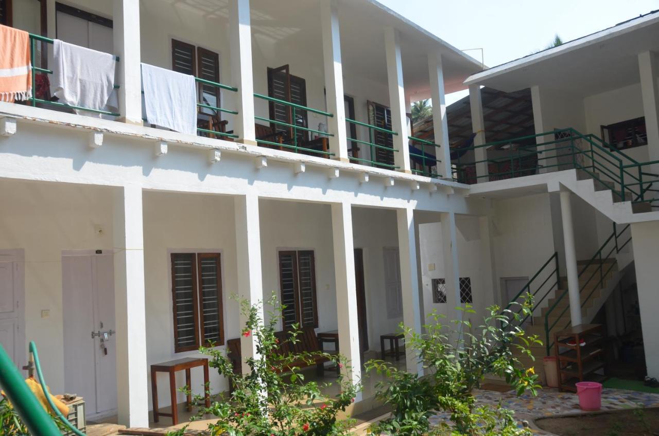 Arya Homestay Bougain Villa Gokarna  Dış mekan fotoğraf