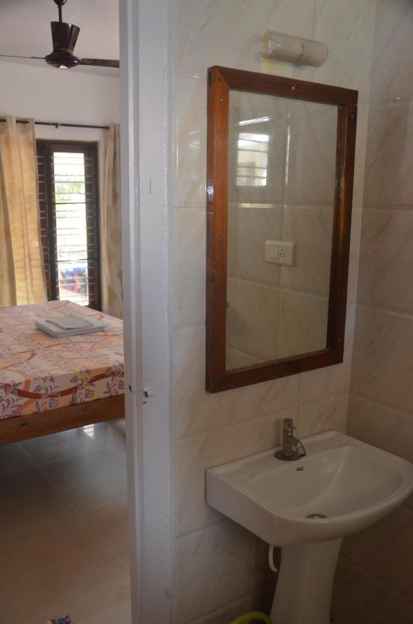 Arya Homestay Bougain Villa Gokarna  Dış mekan fotoğraf
